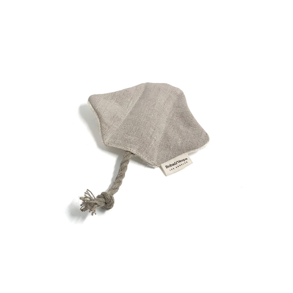 Stingray Cat Toy in Cotton with Buckwheat for Crinkles and Organic Catnip | Boba & Vespa