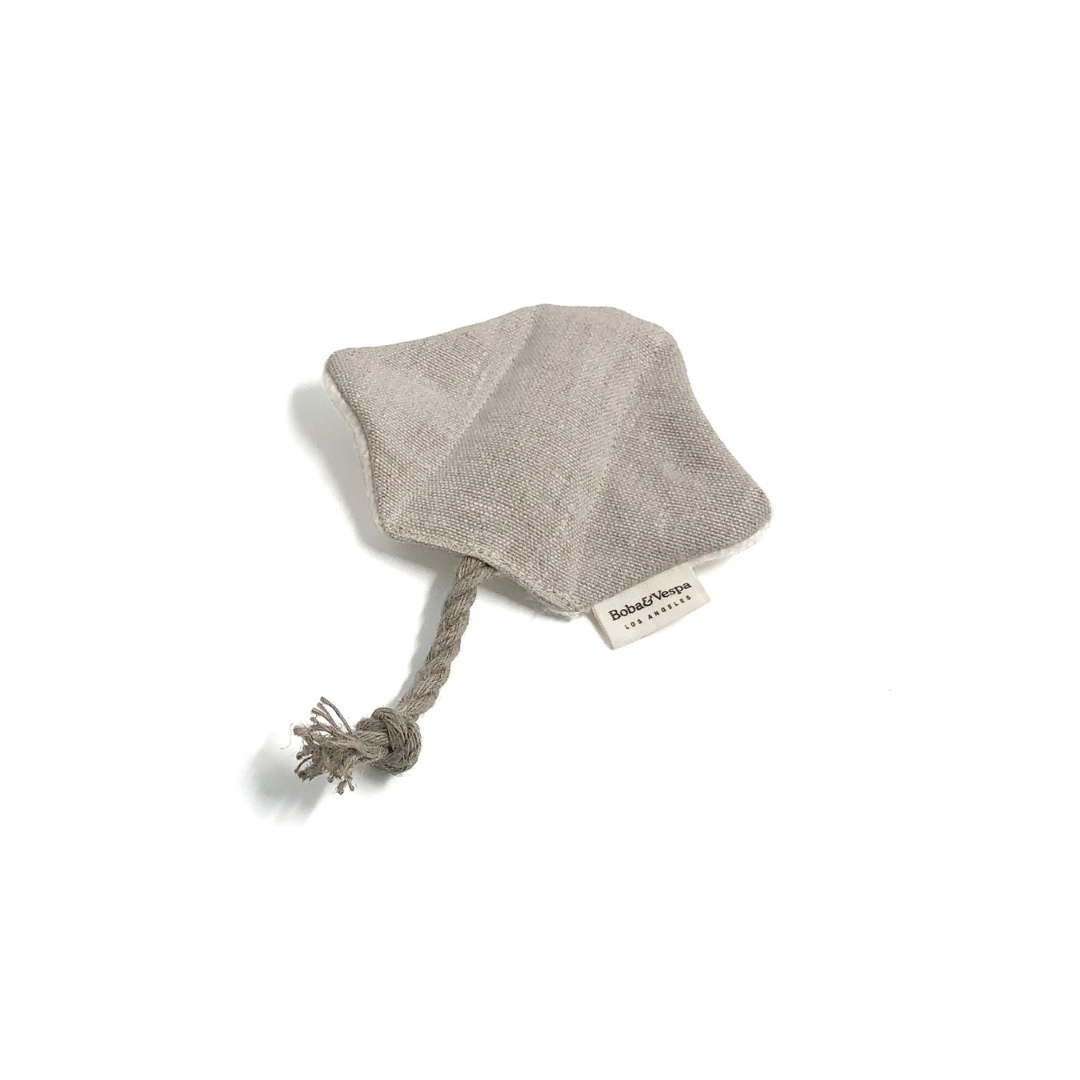 Stingray Cat Toy in Cotton with Buckwheat for Crinkles and Organic Catnip | Boba & Vespa