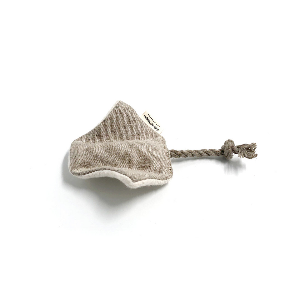 Stingray Cat Toy in Cotton with Buckwheat for Crinkles and Organic Catnip | Boba & Vespa